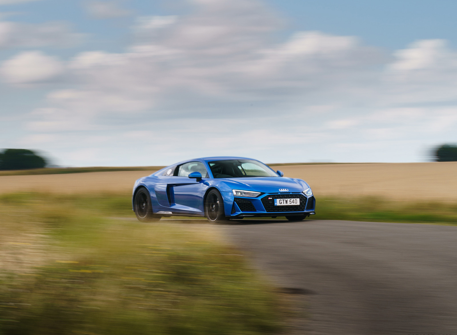 2020 Audi R8 V10 RWD Coupe (UK-Spec) Front Three-Quarter Wallpapers #49 of 151