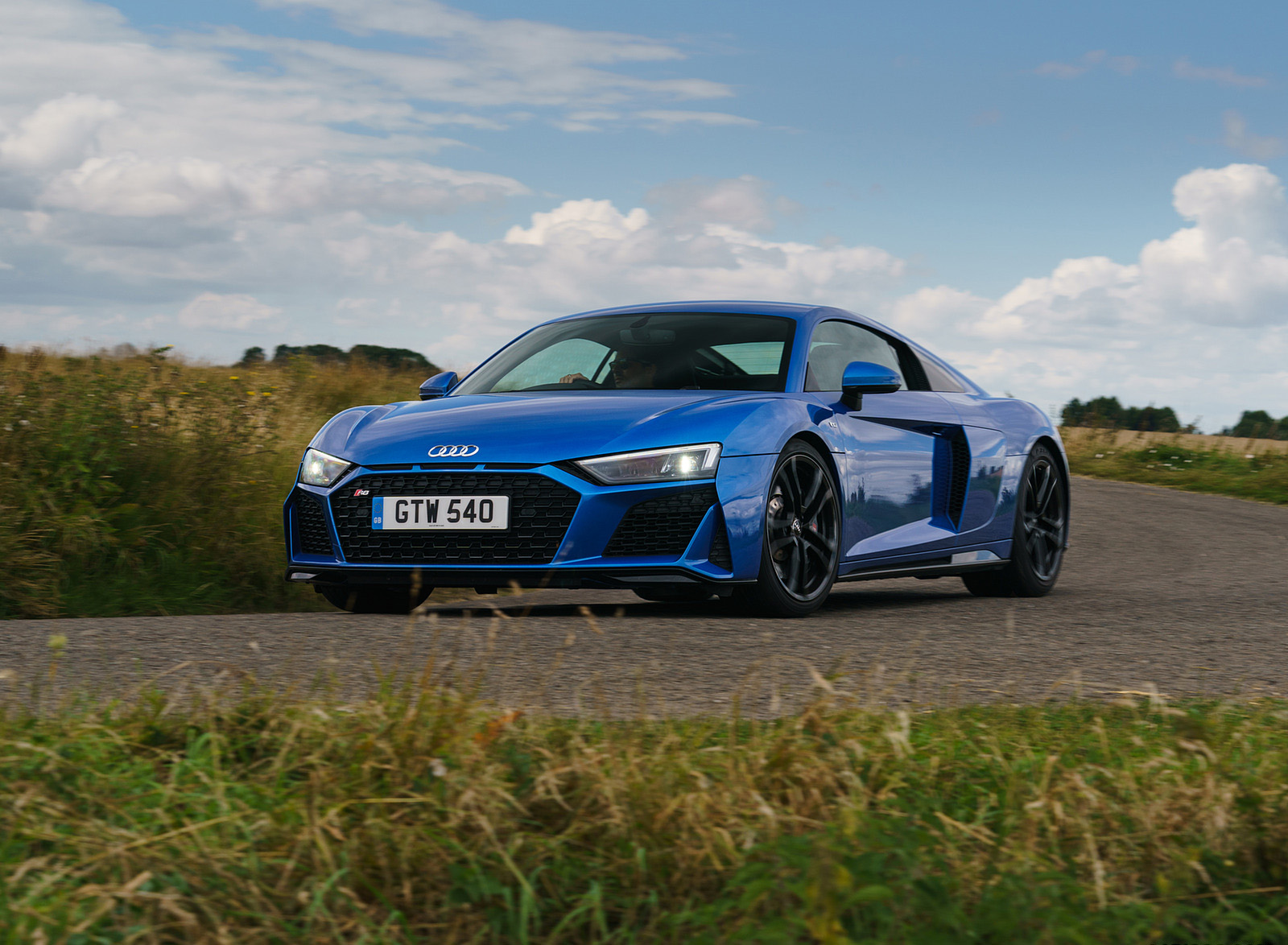 2020 Audi R8 V10 RWD Coupe (UK-Spec) Front Three-Quarter Wallpapers #54 of 151