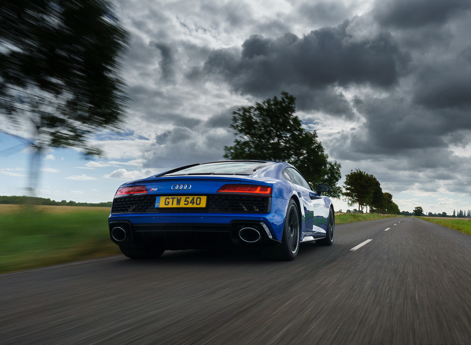 2020 Audi R8 V10 RWD Coupe (UK-Spec) Rear Three-Quarter Wallpapers #38 of 151