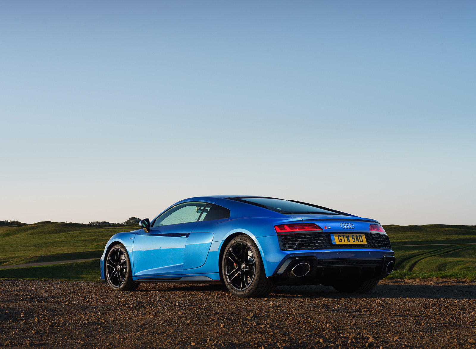 2020 Audi R8 V10 RWD Coupe (UK-Spec) Rear Three-Quarter Wallpapers #83 of 151