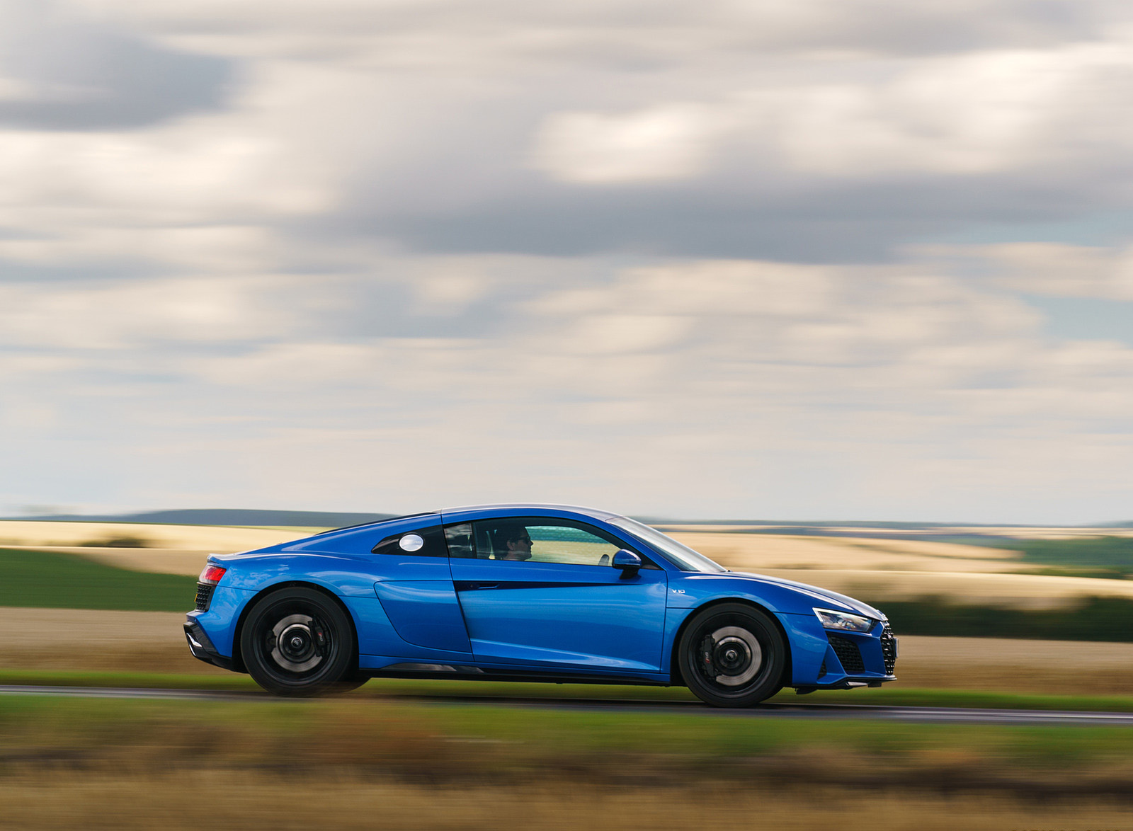 2020 Audi R8 V10 RWD Coupe (UK-Spec) Side Wallpapers #72 of 151