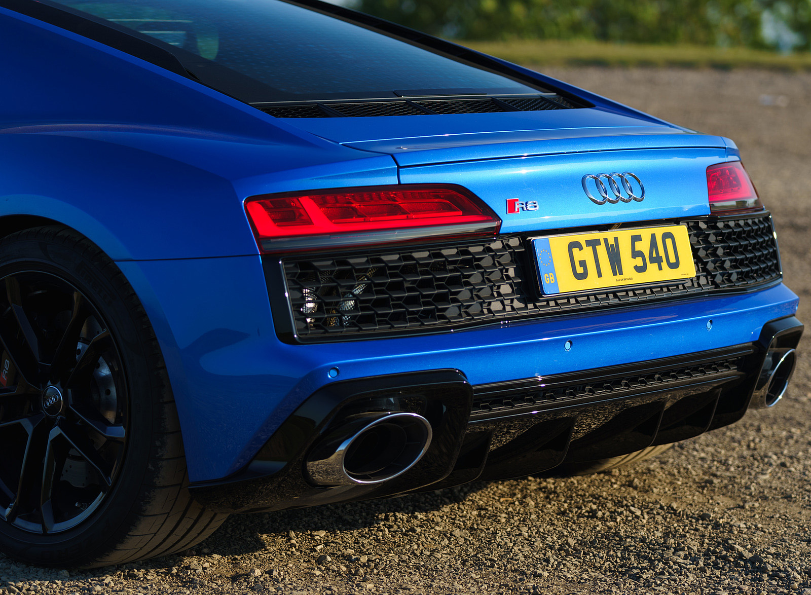 2020 Audi R8 V10 RWD Coupe (UK-Spec) Tail Light Wallpapers #110 of 151