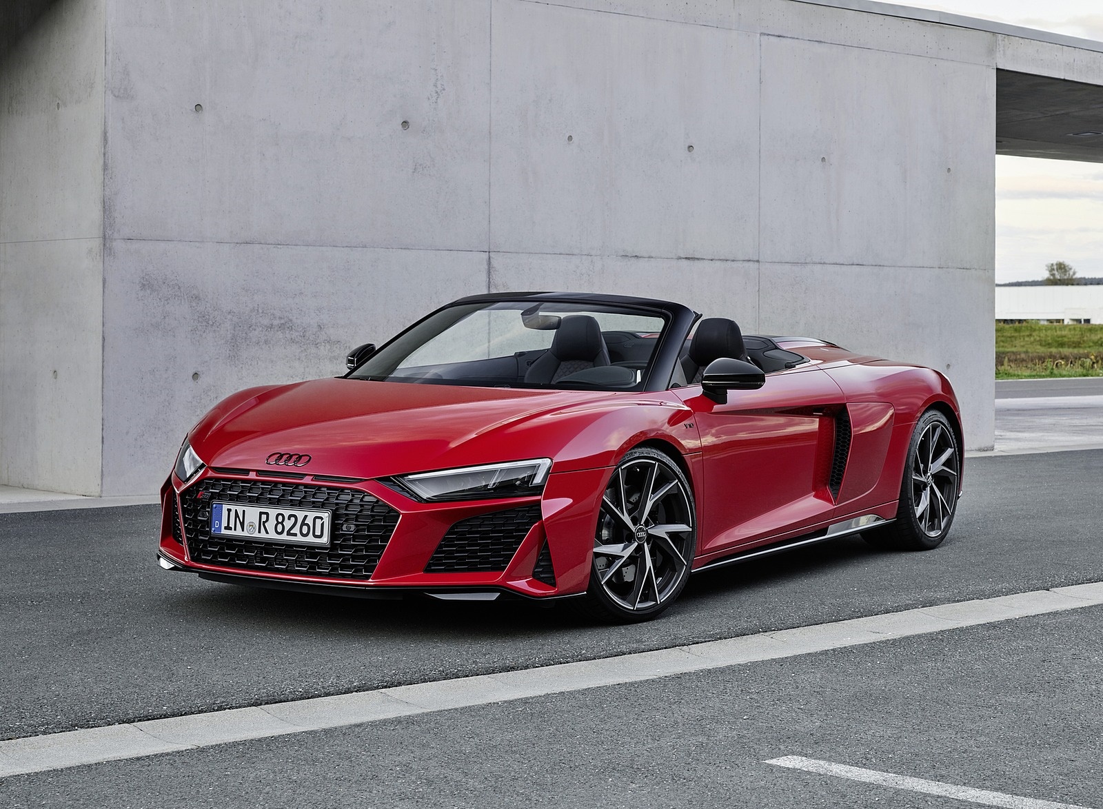 2020 Audi R8 V10 RWD Spyder (Color: Tango Red) Front Three-Quarter Wallpapers #14 of 31