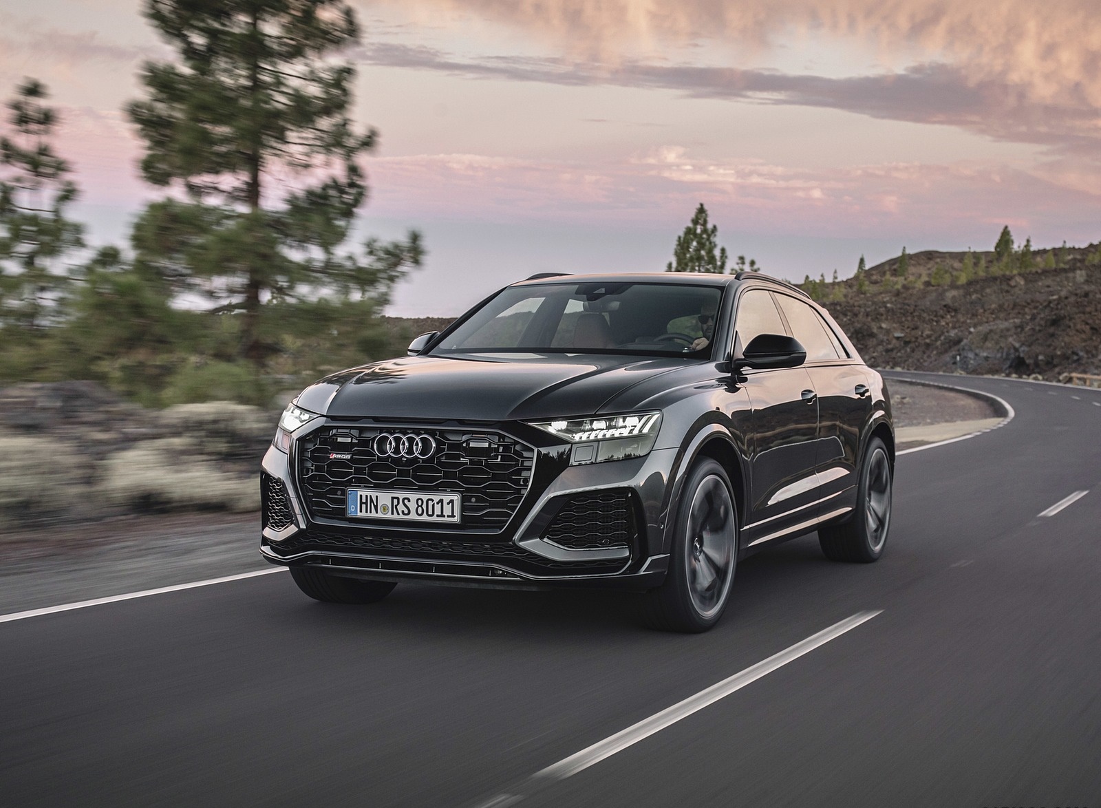 2020 Audi RS Q8 (Color: Daytona Grey) Front Three-Quarter Wallpapers #127 of 196