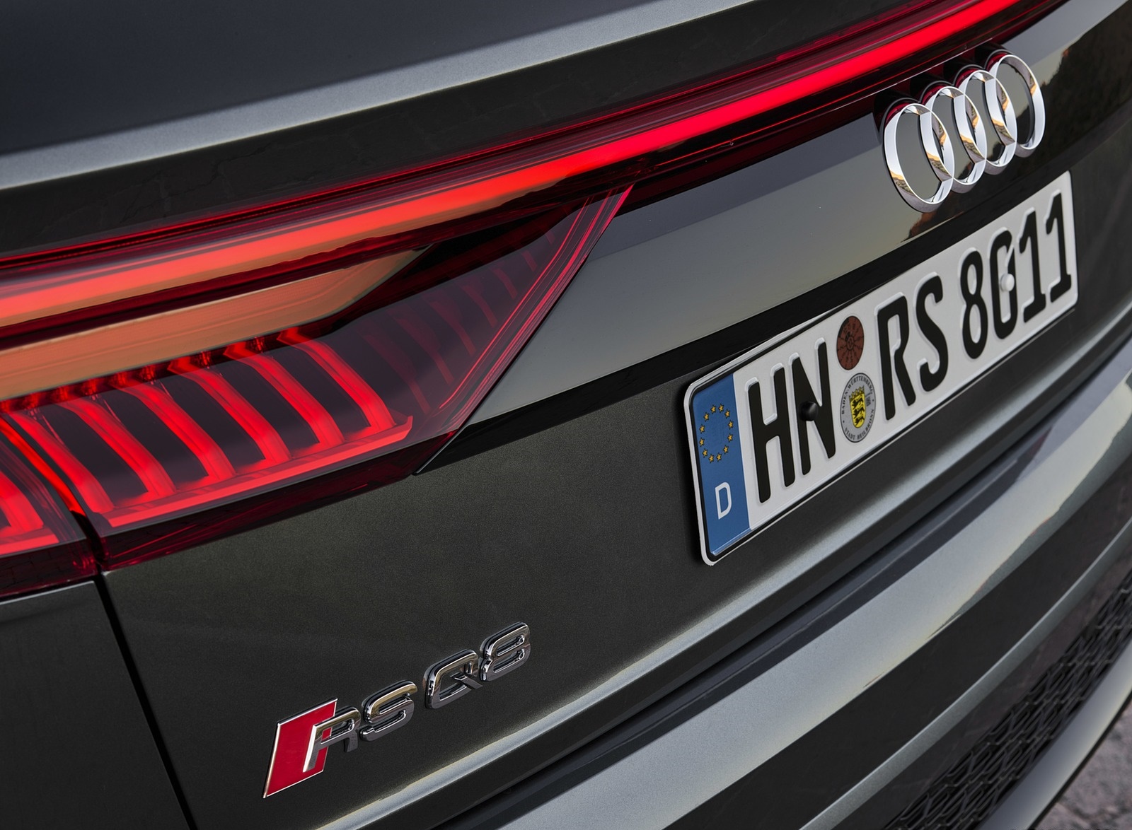 2020 Audi RS Q8 (Color: Daytona Grey) Tail Light Wallpapers #144 of 196