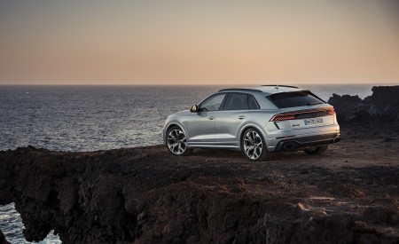 2020 Audi RS Q8 (Color: Florett Silver) Rear Three-Quarter Wallpapers 450x275 (106)