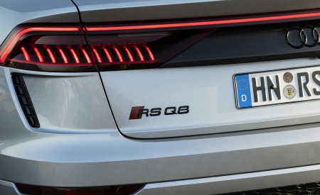 2020 Audi RS Q8 (Color: Florett Silver) Tail Light Wallpapers 450x275 (117)