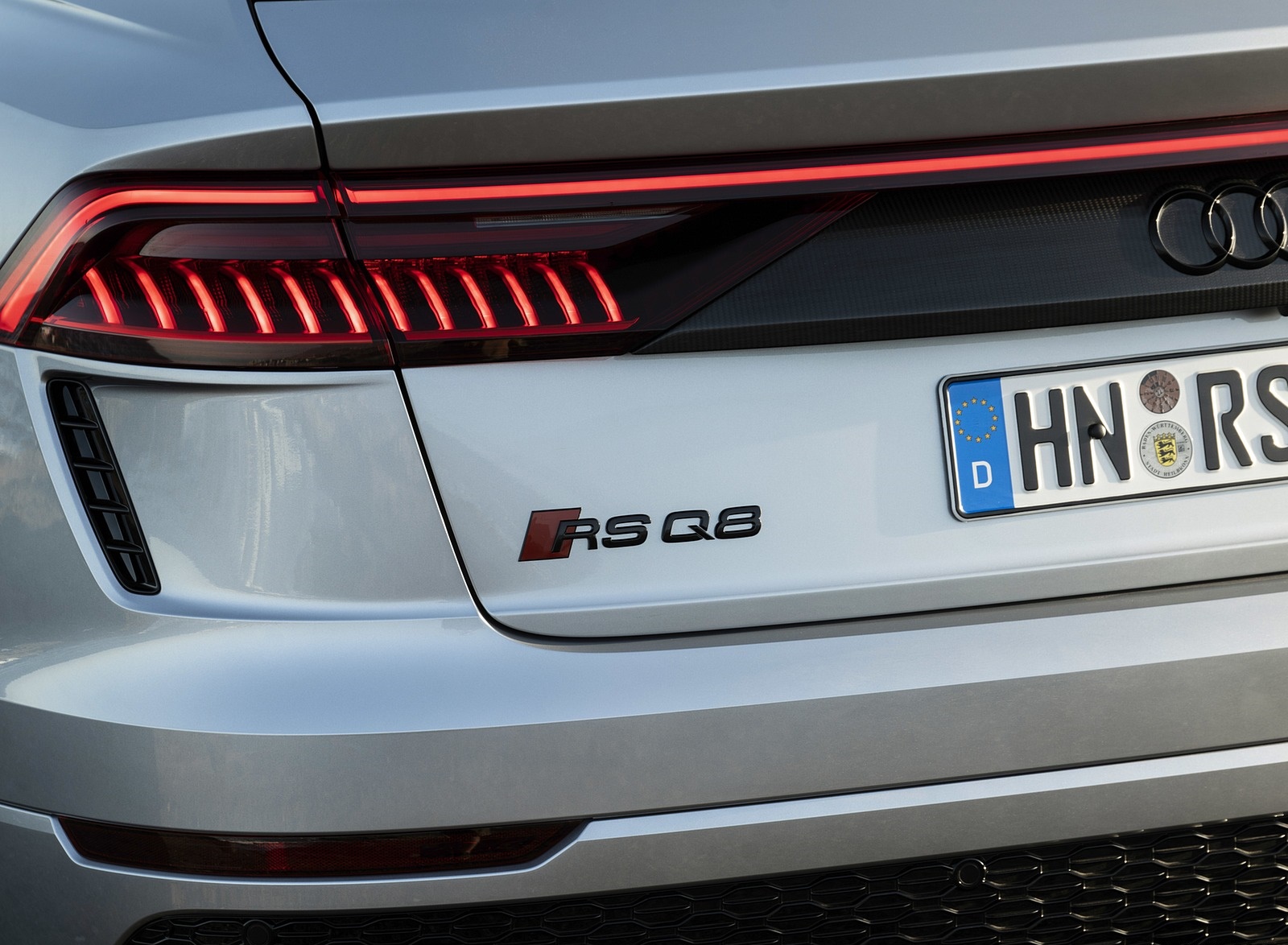 2020 Audi RS Q8 (Color: Florett Silver) Tail Light Wallpapers #117 of 196
