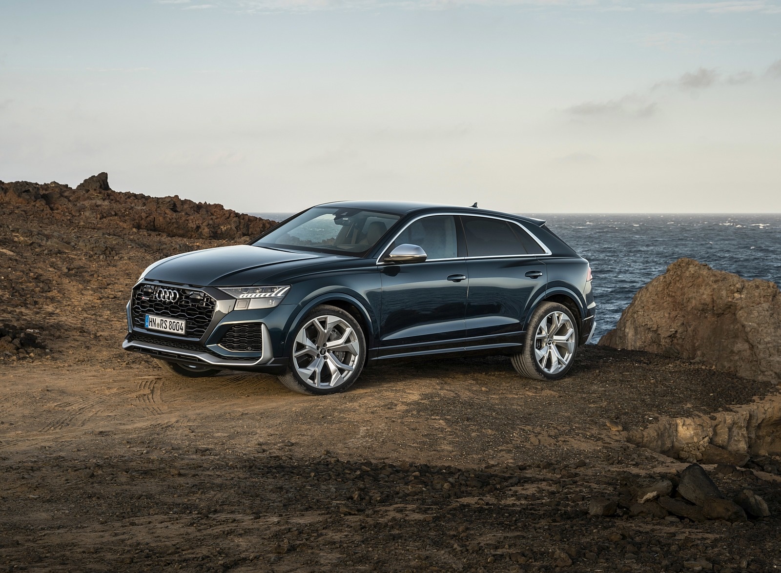 2020 Audi RS Q8 (Color: Galaxy Blue) Front Three-Quarter Wallpapers #49 of 196