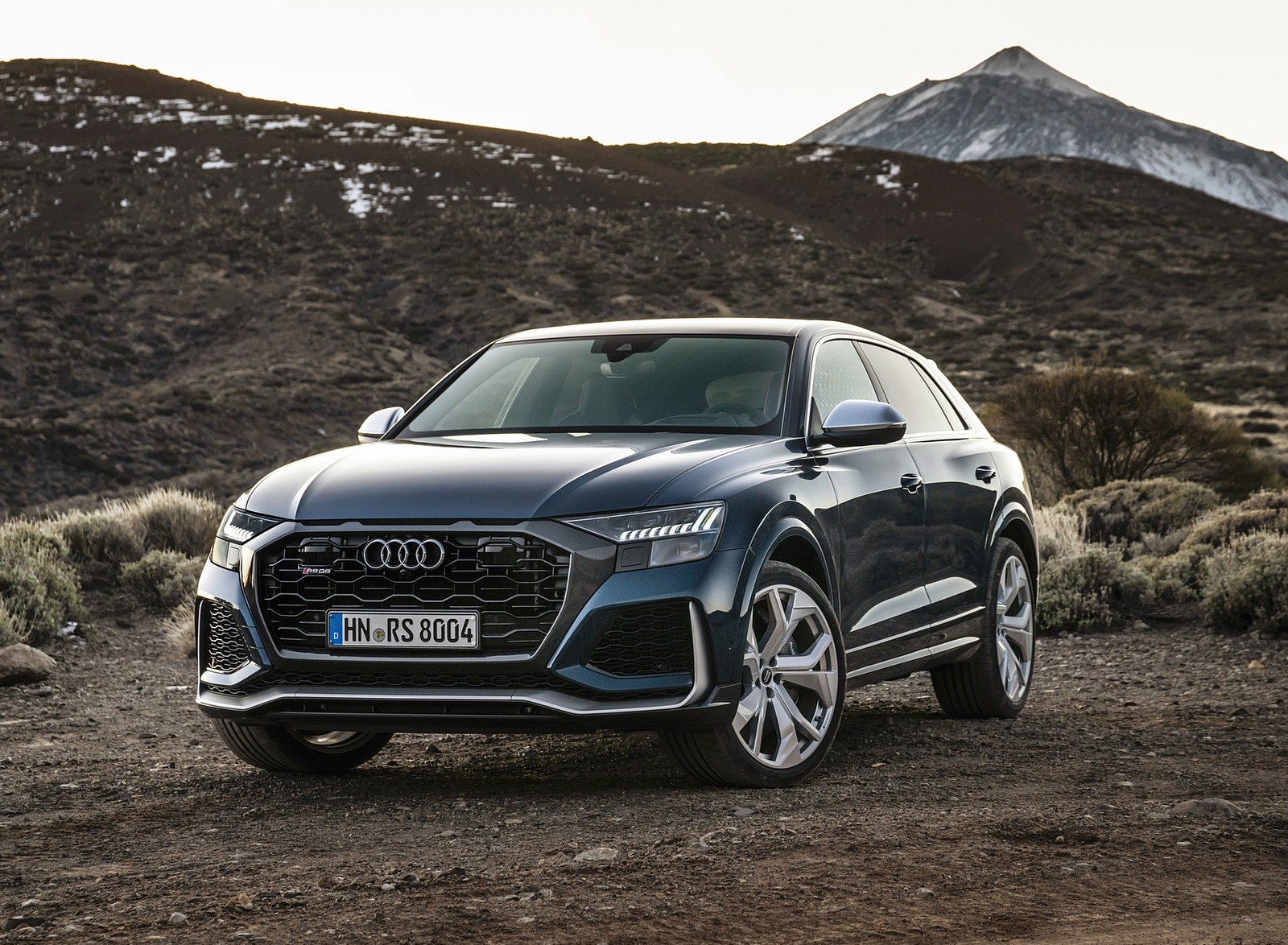 2020 Audi RS Q8 (Color: Galaxy Blue) Front Three-Quarter Wallpapers #52 of 196