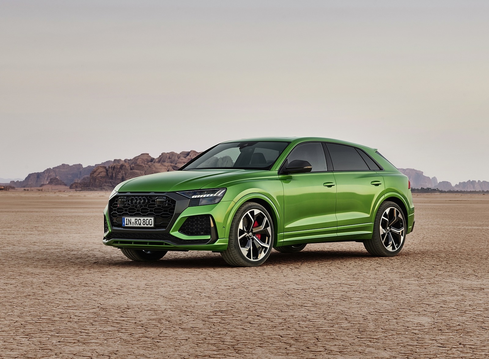 2020 Audi RS Q8 (Color: Java Green) Front Three-Quarter Wallpapers #19 of 196