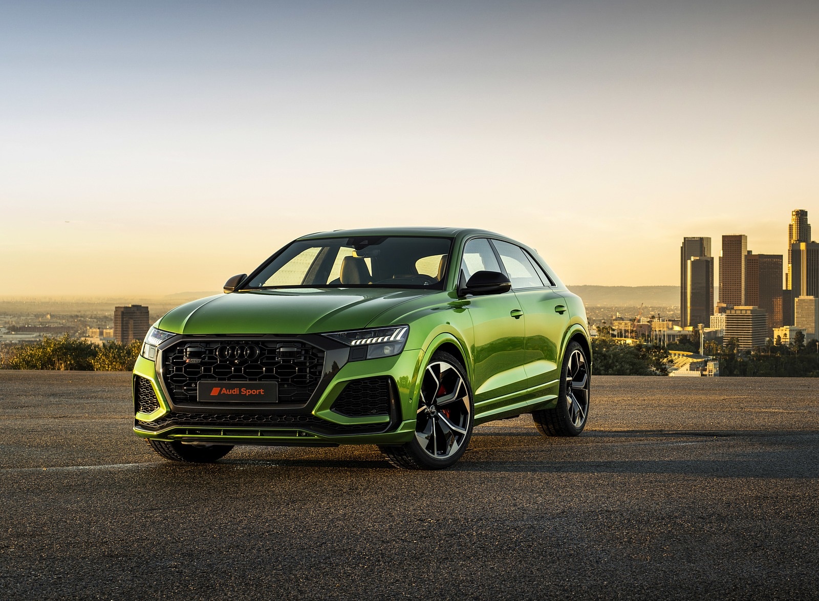 2020 Audi RS Q8 (Color: Java Green) Front Three-Quarter Wallpapers #21 of 196