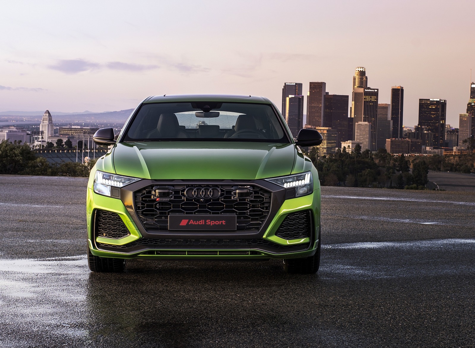 2020 Audi RS Q8 (Color: Java Green) Front Wallpapers #25 of 196