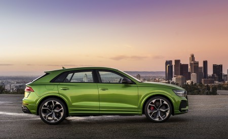 2020 Audi RS Q8 (Color: Java Green) Side Wallpapers 450x275 (36)