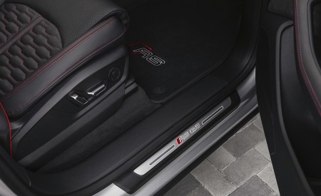 2020 Audi RS Q8 Door Sill Wallpapers 450x275 (123)