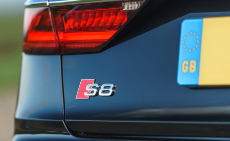 2020 Audi S8 (UK-Spec) Badge Wallpapers 450x275 (145)