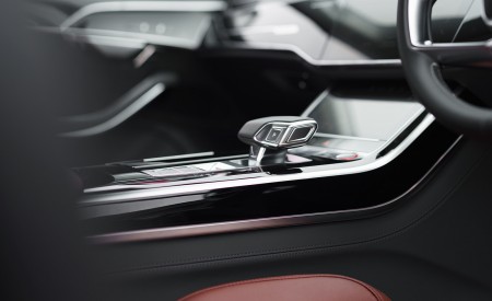 2020 Audi S8 (UK-Spec) Central Console Wallpapers 450x275 (171)