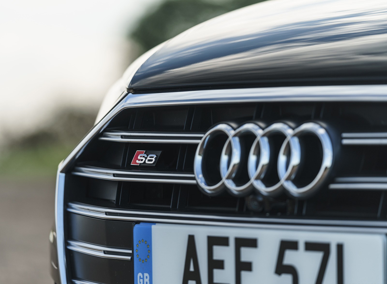 2020 Audi S8 (UK-Spec) Grille Wallpapers #141 of 189