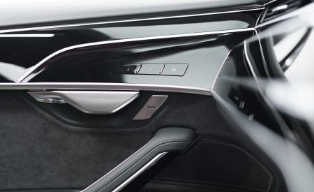 2020 Audi S8 (UK-Spec) Interior Detail Wallpapers  450x275 (180)
