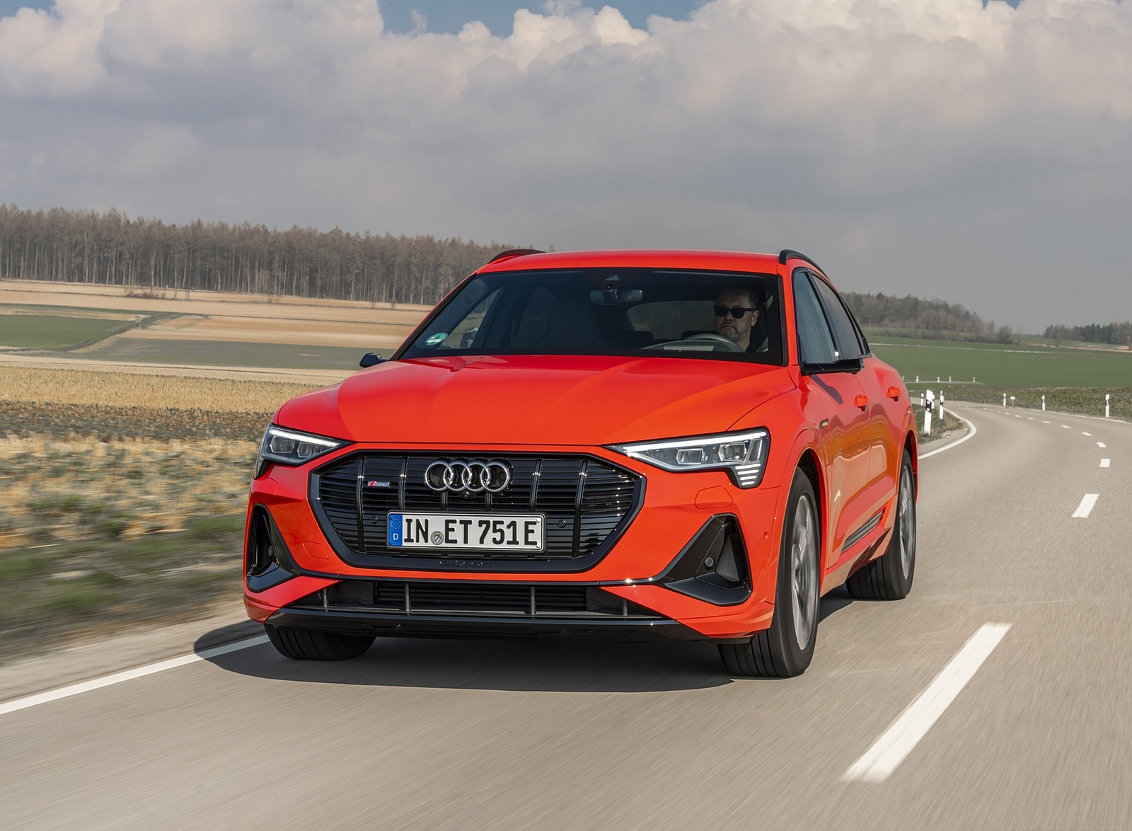 2020 Audi e-tron Sportback (Color: Catalunya Red) Front Wallpapers (1)