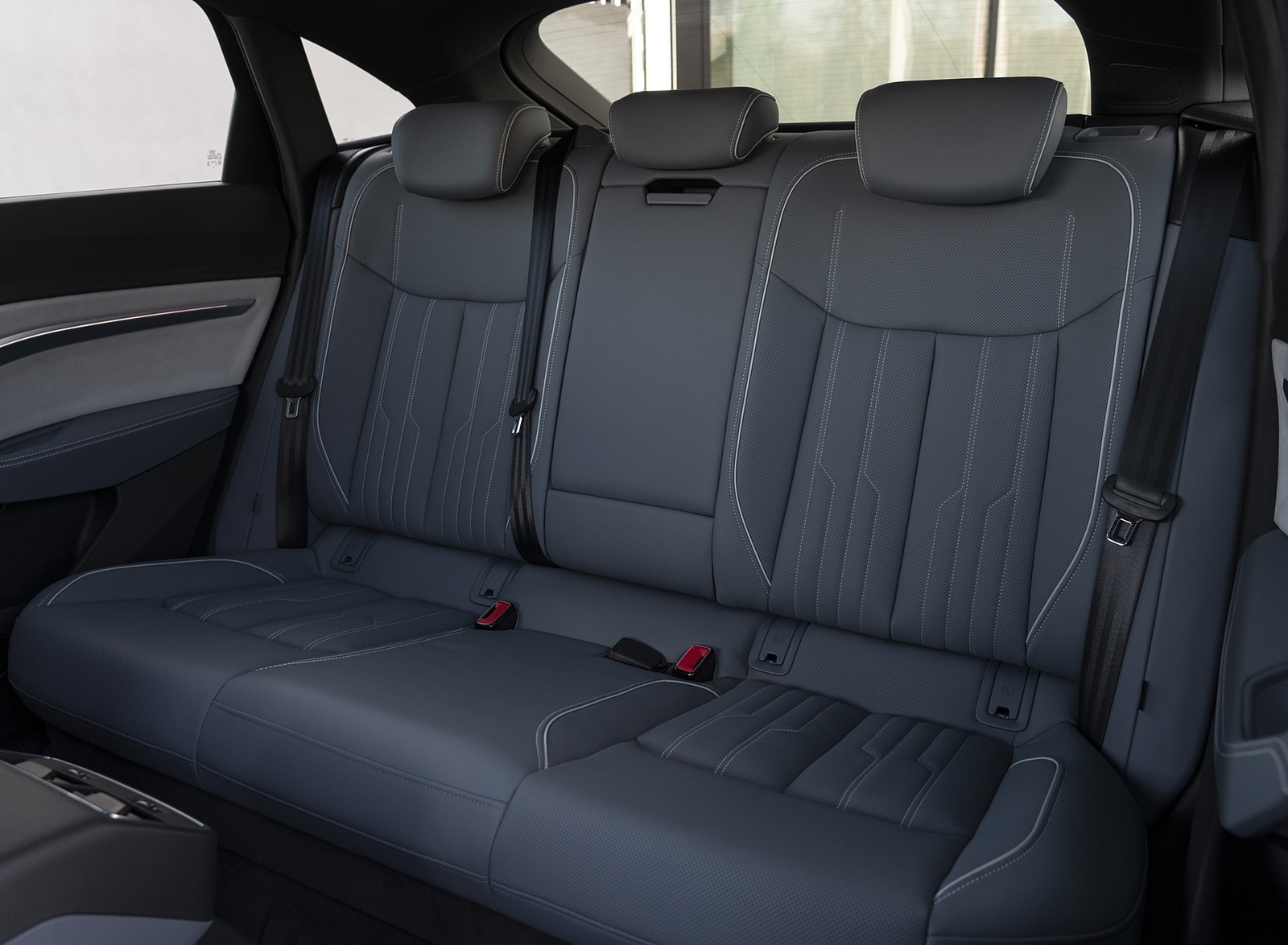 2020 Audi e-tron Sportback Interior Rear Seats Wallpapers #35 of 145