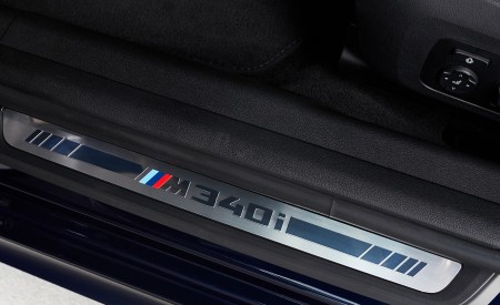 2020 BMW M340i Sedan (Color: Tanzanite Blue Metallic) Door Sill Wallpapers 450x275 (73)