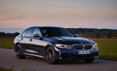 2020 BMW M340i Sedan (Color: Tanzanite Blue Metallic) Front Three-Quarter Wallpapers 450x275 (27)
