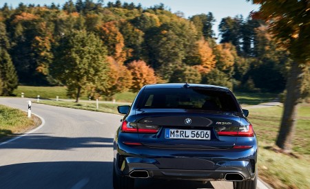 2020 BMW M340i Sedan (Color: Tanzanite Blue Metallic) Rear Wallpapers 450x275 (22)
