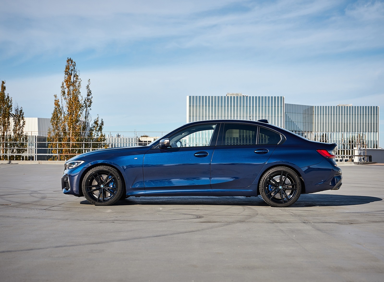 2020 BMW M340i Sedan (Color: Tanzanite Blue Metallic) Side Wallpapers #39 of 74
