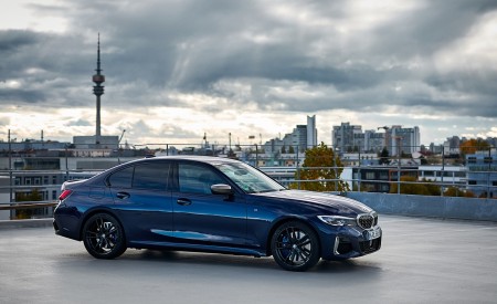 2020 BMW M340i Sedan (Color: Tanzanite Blue Metallic) Side Wallpapers 450x275 (38)