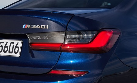 2020 BMW M340i Sedan (Color: Tanzanite Blue Metallic) Tail Light Wallpapers 450x275 (62)