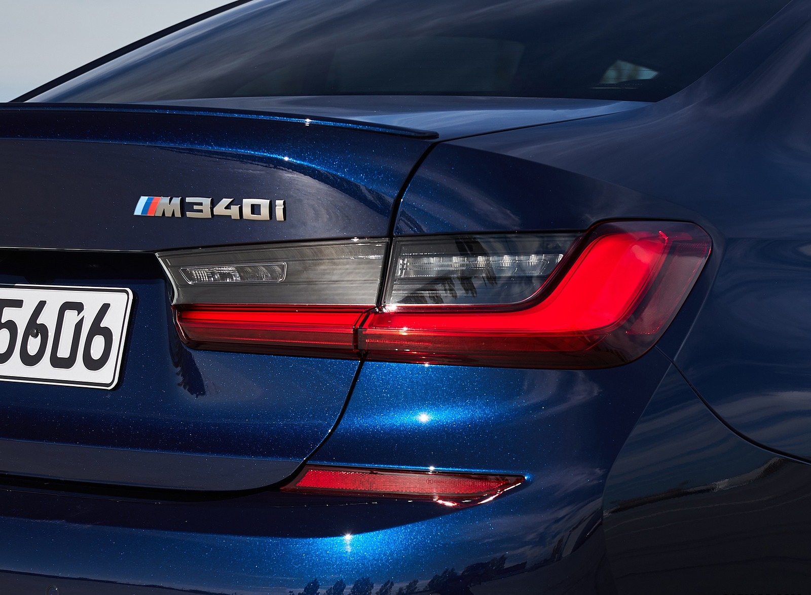 2020 BMW M340i Sedan (Color: Tanzanite Blue Metallic) Tail Light Wallpapers #62 of 74