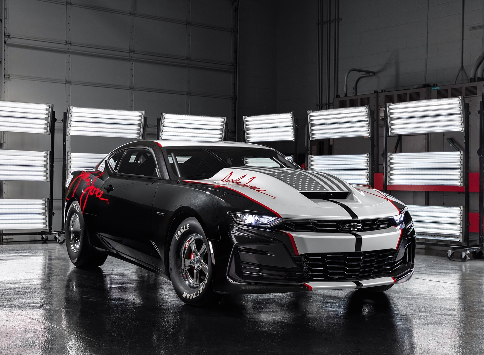 2020 Chevrolet COPO Camaro John Force Edition Front Three-Quarter Wallpapers #1 of 6