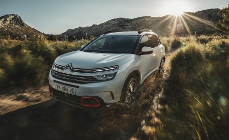 2020 Citroen C5 Aircross Hybrid Front Three-Quarter Wallpapers 450x275 (1)