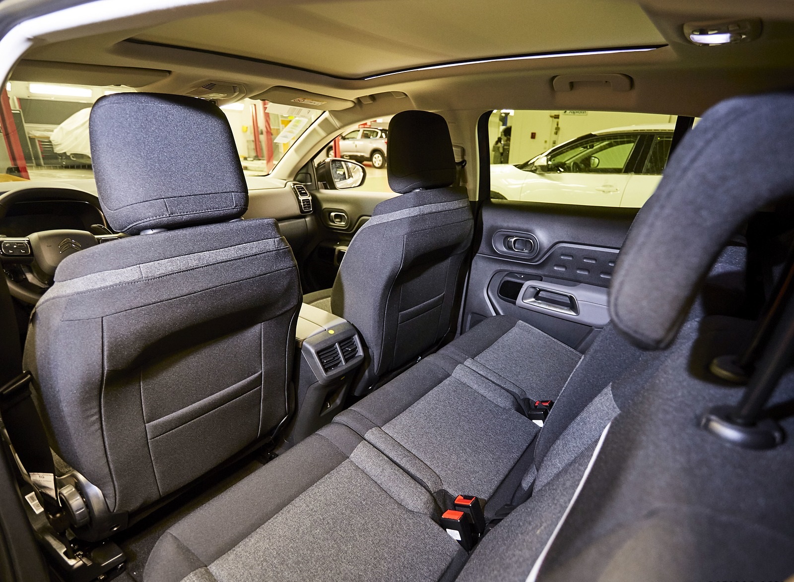 2020 Citroen C5 Aircross Hybrid Interior Rear Seats Wallpapers  #18 of 92