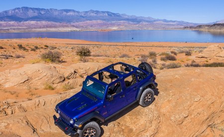 2020 Jeep Wrangler Rubicon EcoDiesel Front Three-Quarter Wallpapers 450x275 (25)