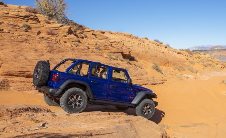2020 Jeep Wrangler Rubicon EcoDiesel Off-Road Wallpapers 450x275 (32)
