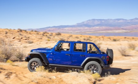 2020 Jeep Wrangler Rubicon EcoDiesel Side Wallpapers 450x275 (10)