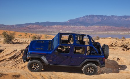 2020 Jeep Wrangler Rubicon EcoDiesel Side Wallpapers 450x275 (12)