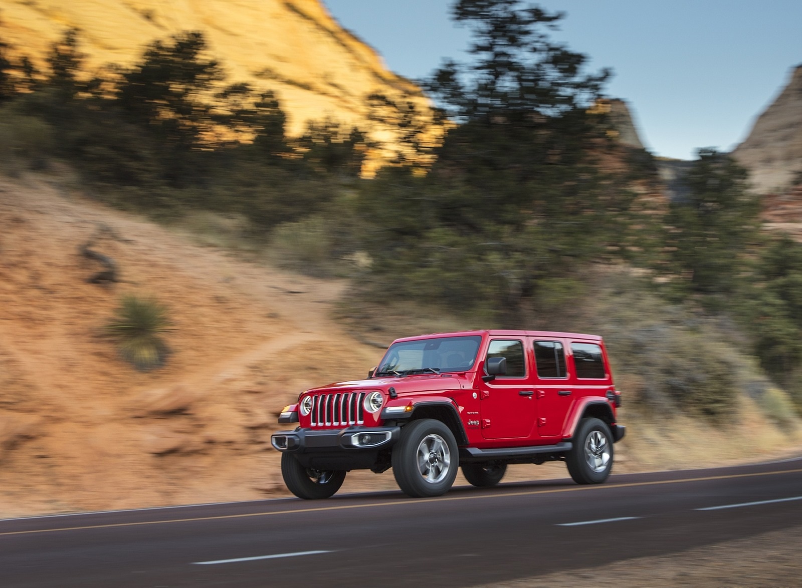 2020 Jeep Wrangler Sahara EcoDiesel Front Three-Quarter Wallpapers #113 of 122