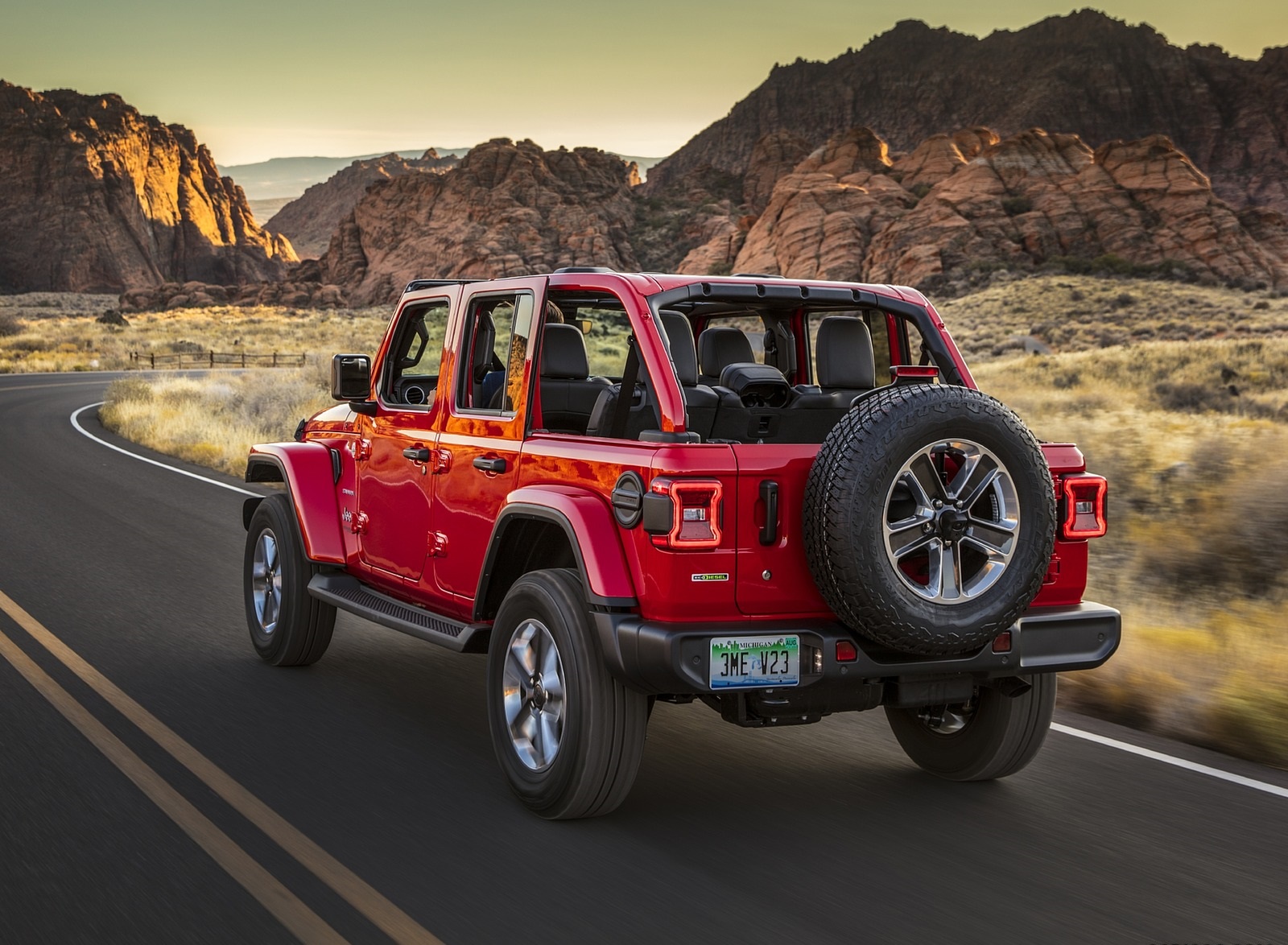 Jeep Wrangler 2020 красный