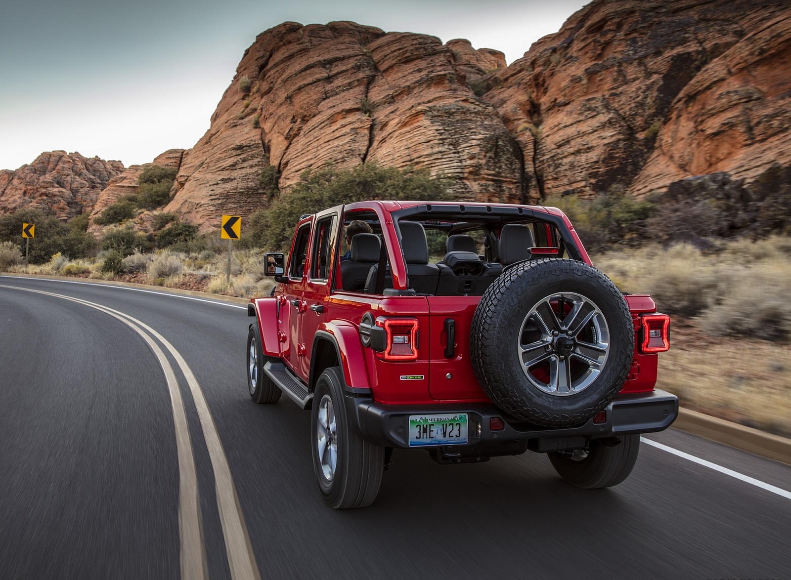 2020 Jeep Wrangler Sahara EcoDiesel Rear Three-Quarter Wallpapers #93 of 122