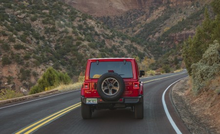2020 Jeep Wrangler Sahara EcoDiesel Rear Wallpapers 450x275 (105)