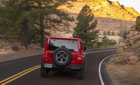 2020 Jeep Wrangler Sahara EcoDiesel Rear Wallpapers 450x275 (106)