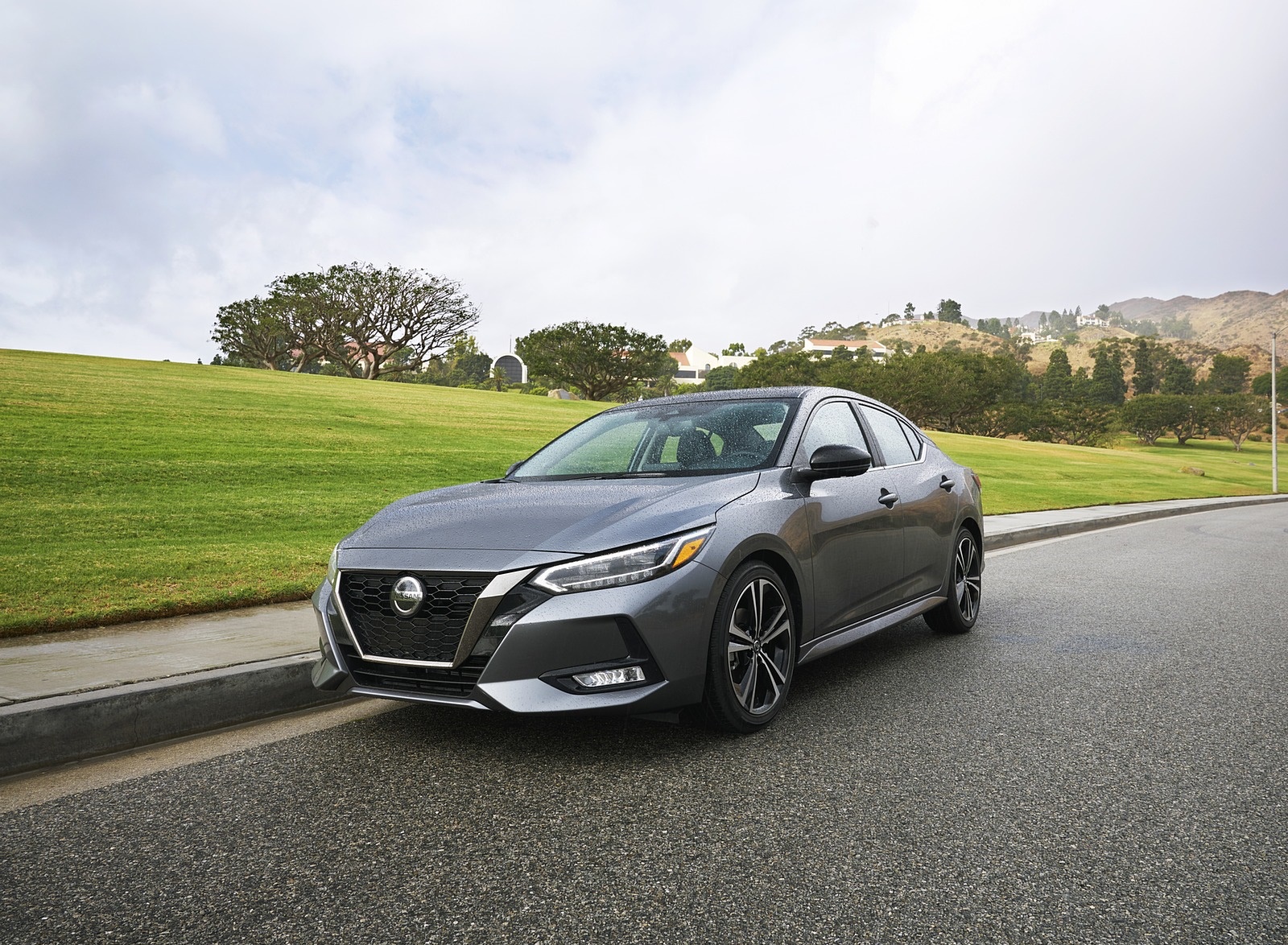 2020 Nissan Sentra Front Three-Quarter Wallpapers #21 of 84
