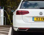 2020 Volkswagen Passat GTE Advance Estate (UK-Spec Plug-In Hybrid) Charging Wallpapers 150x120