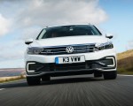 2020 Volkswagen Passat GTE Advance Estate (UK-Spec Plug-In Hybrid) Front Wallpapers 150x120