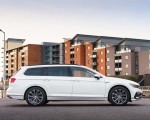 2020 Volkswagen Passat GTE Advance Estate (UK-Spec Plug-In Hybrid) Side Wallpapers 150x120 (14)