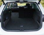 2020 Volkswagen Passat GTE Advance Estate (UK-Spec Plug-In Hybrid) Trunk Wallpapers 150x120 (25)