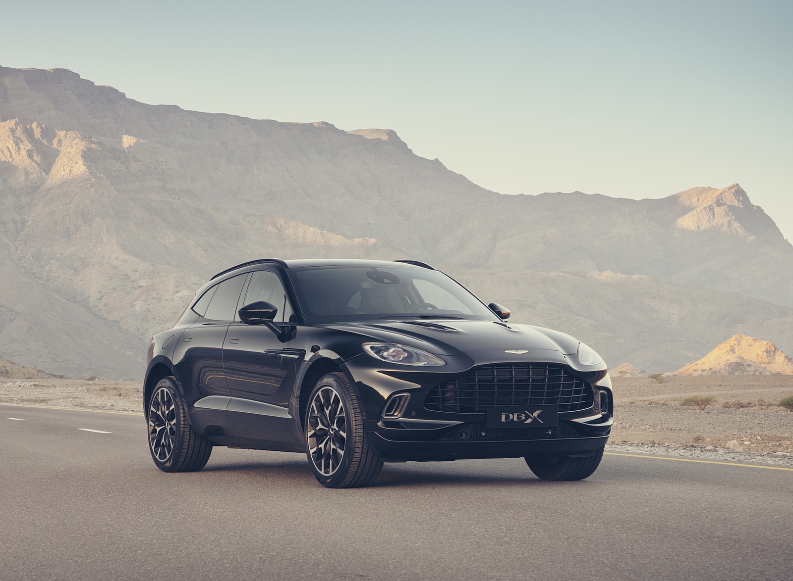 2021 Aston Martin DBX Front Three-Quarter Wallpapers #51 of 122